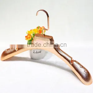 Factory Supply Fancy Gold Thick Plastic Bulk Clothes Hangers thumbnail-1
