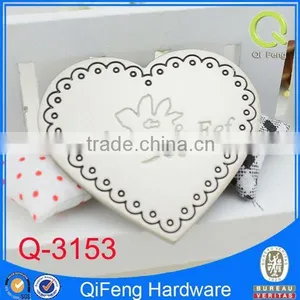 Q-3153 Buckle for Bag Decoration Nickel Heart Shape thumbnail-1