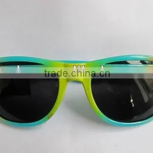 Hot Sell Latest Fashion Plastic Glasses thumbnail-1