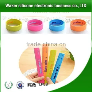 Oem Silicone Slap Bracelet Wholesale/plastic Bangles Cheap Bulk Silicone Slap Wristband Cheap Item to Sell thumbnail-4