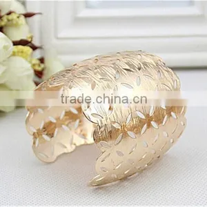 New Style Exquisite Flower Hollow Bracelet Bangle for Women thumbnail-1