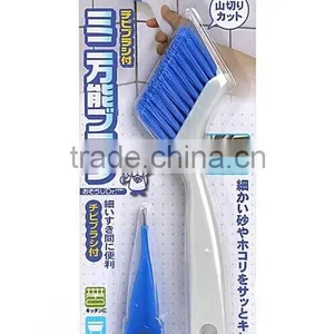 Plastic Slot Cleaning Brush With Scraper thumbnail-6