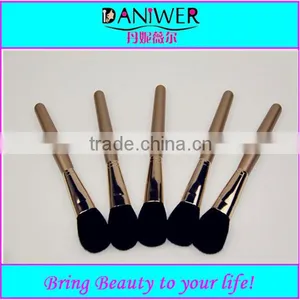Professional Gold Single Makeup Brush Free Sample thumbnail-1