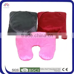 Cormfortable and Fashionable Warm Neck Pillows thumbnail-2