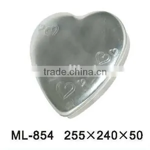 Heart Shape Tin Box thumbnail-1