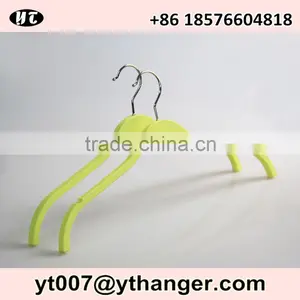 Hot Sale White Solid Plastic Shirt and Tee Display Hanger for Shop Quality Choice thumbnail-3