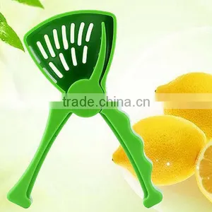 Manual Orange Juice Maker Fruit Presser / Lemon Water Squeezer / Lemon Handheld Press Juicer thumbnail-4