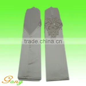 Newly Designed Satin Gloves Wholesale thumbnail-1