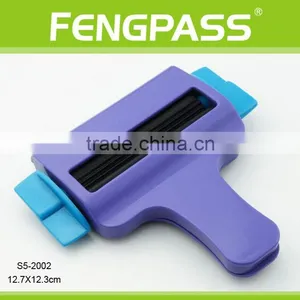 S5-2002 12.7X12.3CM Plastic Paper Punch thumbnail-1