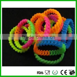 Cheap Silicone Rubber Wristbands With Text Print thumbnail-1