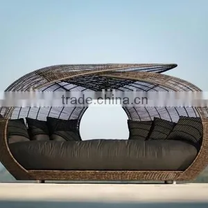 Outdoor Wicker Attan Round Daybed thumbnail-1
