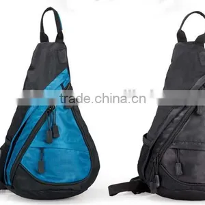 Triangle Shaped Bag thumbnail-1
