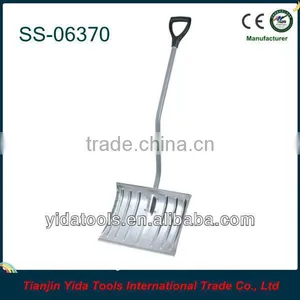 Metal Snow Shovel thumbnail-1