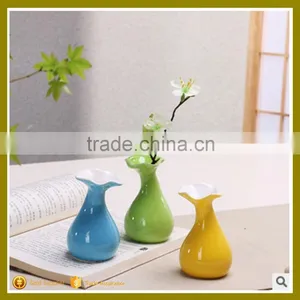 Chinese Ceramic Vase Wholesale Flower Shape With Bright and Colored Glazed for Furnishing thumbnail-1