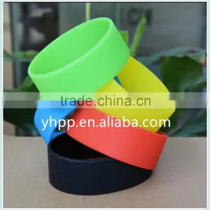 Personalized Candy Colour Fshion Silicone Wristband Bracelet Quality Choice thumbnail-1