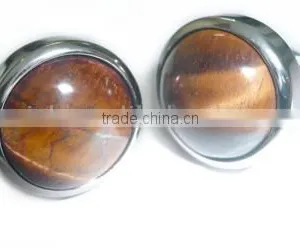Skin-friendly Titanium Tiger's Eye Cufflink thumbnail-1