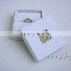 Custom Jewellery Box for Wedding Ring With Beaded Name Plate of O thumbnail-2