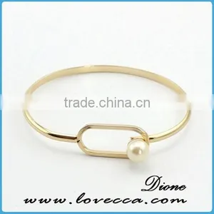 High Quality+In Stock+Small MOQ Gold Plating Pearl Charm Bracelet thumbnail-1
