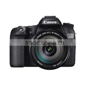 Canon EOS 70D Body With EF-S 18-200mm IS Lens Kit thumbnail-1