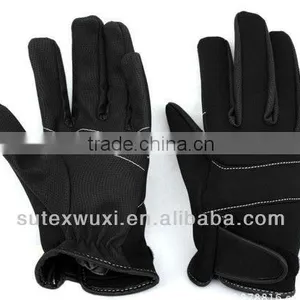 Neoprene Sports Gloves thumbnail-3