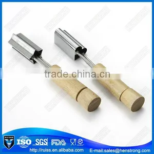 Easy Using Carrot Corer ,vegetable Corer With Wooden Handle thumbnail-2