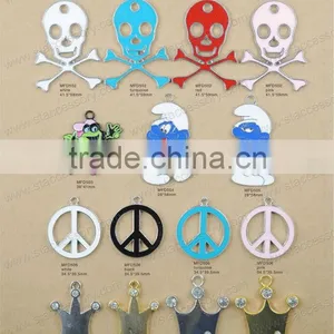 Design Metal Pendant thumbnail-1