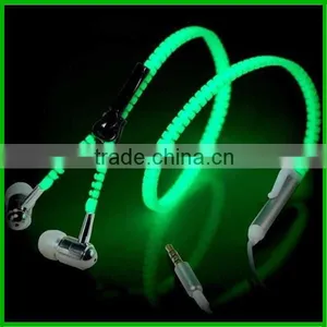 Retractable Earphones With Mic Speaker thumbnail-1