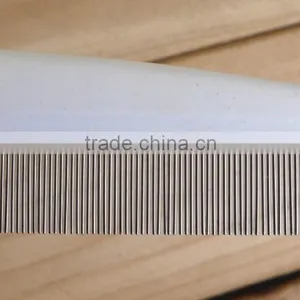 Pet Plastic Lice Comb With Cute Handle thumbnail-4