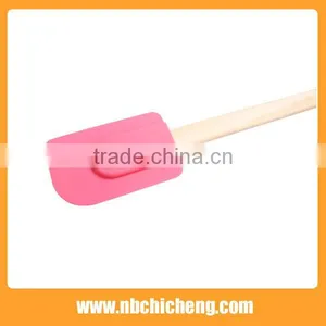 Durable Soft Silicone Kitchen Utensils Eco-friendly Pastry Spatula Silicone Wooden Handle Spatula thumbnail-2