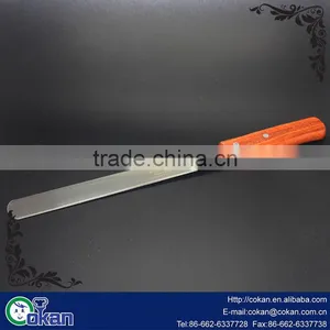CK-3112 High Quality Stainless Steel Coarse Bread Knife With Wood Handle thumbnail-2