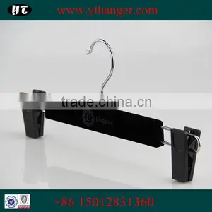 Black Plastic Material Dress Velevt Hanger thumbnail-3