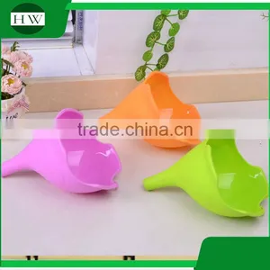 Kitchen Accessories Eco Multipurpose Hanging Plastic Elephant Collapsible Hopper Funnel thumbnail-2