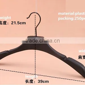 YiWu Wide Shoulder Non Silp Plastic Black Coat Hanger For Clothes thumbnail-2