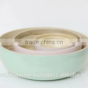 Set of 3 Round Colored Lacquer Bamboo Salad Bowls thumbnail-3