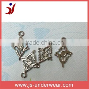 Fashion Underwear Sliver Darts Pendant Garment Accessory thumbnail-1
