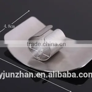 Kitchen Stainless Steel Chop Safe Finger Guard , Cutting Guard , Safe Slice,teel Finger Hand Protector Guard thumbnail-4