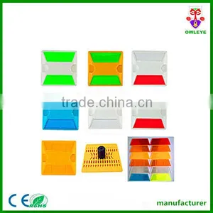Reflective Plastic Road Stud for Roadway Safety thumbnail-6