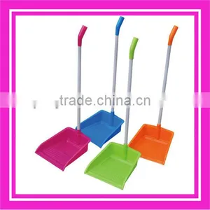 Long Handle Plastic Dustpan Wholesale thumbnail-1