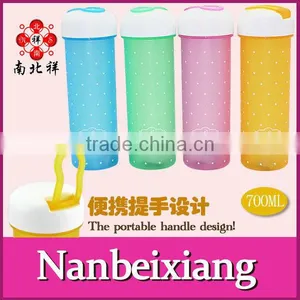 700ML Colorful Plastic Cup With Lid thumbnail-1