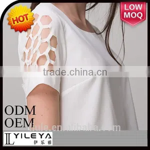 Contemporary Hand Work Blouse Designs With Short Sleeve thumbnail-2