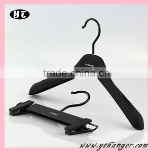 Fashion High End Plastic Hanger Anti-slip Rubber Hanger for Clothes thumbnail-5
