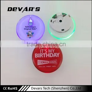Kinds of Printed Logo Plastic Material Led Lights Badges With Round Shaped Souvenir Gifts thumbnail-2