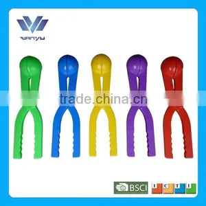 Plastic Snow Ball Maker Winter Snowball Maker thumbnail-1