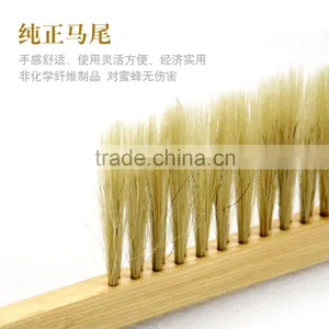 Top Quality Beekeeping Wooden Handle Horsehair Bee Brush, Double Row Bee Brush Horsehair Beehive Brush Cleaning Brush thumbnail-2