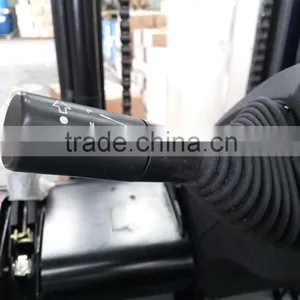 1.5 Ton Three Wheel Electric Forklift thumbnail-4