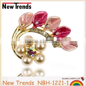 Wholesale Fashion Painting Pearl Rhinestone Brooch thumbnail-1