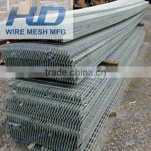 Hot-dipped Galvanized Serrated Steel Bar Gratings thumbnail-1