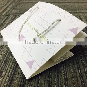 China Facny Cheap High Quality Paper Gift Bags With Handles thumbnail-1