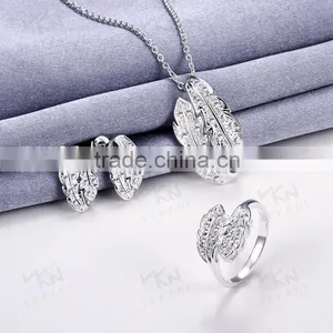 Silver Plated Design Chic Pearl Necklace Set thumbnail-6
