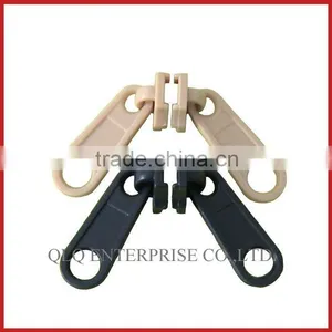 Two Ways Non Lock Plastic Zipper Slider Body thumbnail-3